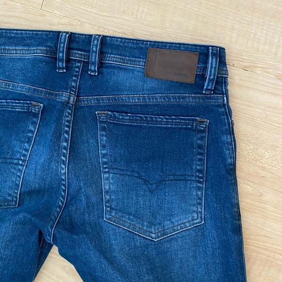 Diesel jeans - like new - Picture 1 of 3